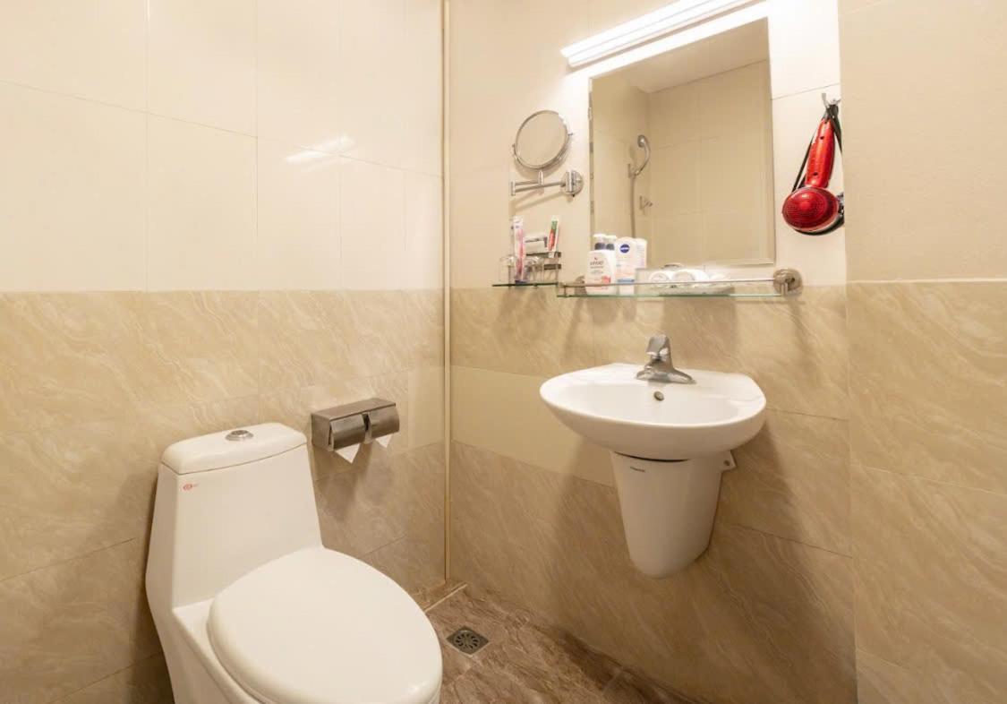 A25 Hotel - 46 Chau Long Ханой Экстерьер фото